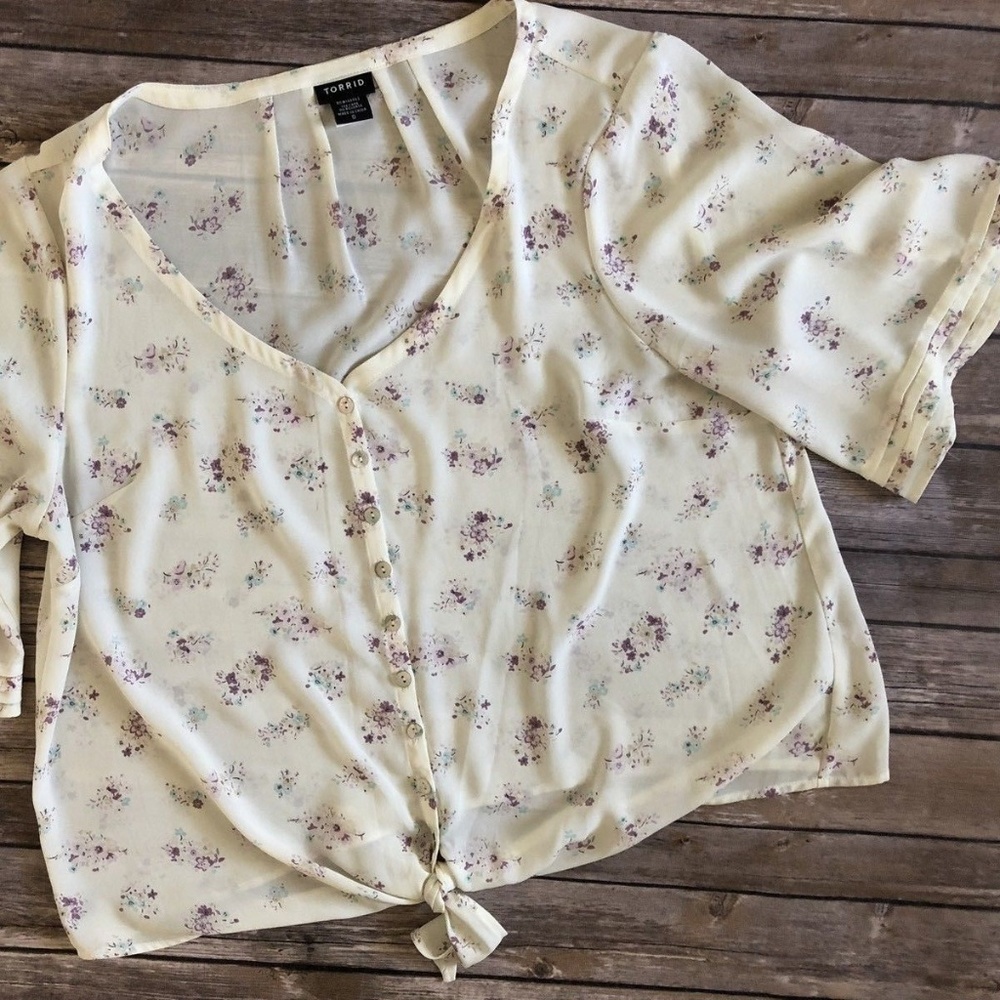 Torrid Floral Cream Loose Tied Blouse